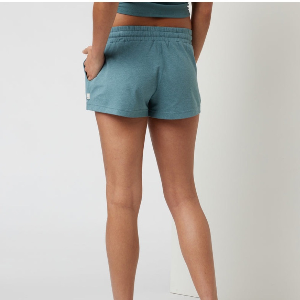 🆕 VUORI Halo Performance Shorts, Iron Heather • Size Medium - Picture 11 of 13
